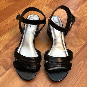 Dexflex Comfort Small Heel Sandals